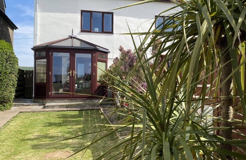 Tintagel House | Cornish Holiday Home In Tintagel with views to the sea, parking and Wi-Fi