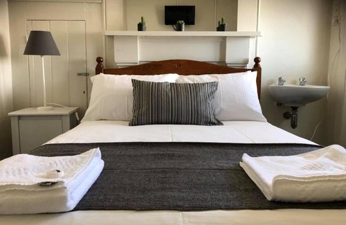 Moonta Hotel | Cornwall Hotel