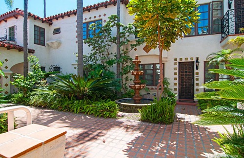 Coronado Condo | Coronado Beach Condo - centrally located to beach and town