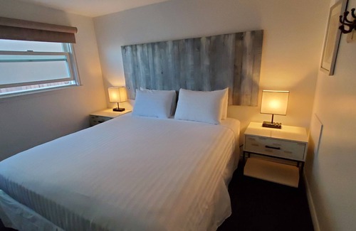 San Clemente Hotel | Coronado Two Bedroom Suite - (Non-View)