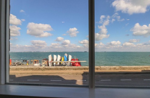 Seaview Cottage | CORONATION HOUSE, pet friendly, luxury holiday cottage in Seaview