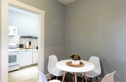 Detroit Apartment | Corp & Medical Stays/Monthly Discounts Available