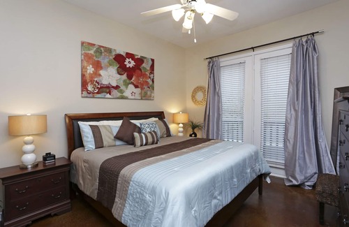 The Galleria Condo | Corporate Apartment/*all Bills Paid* Condo In The Heart Of The Galleria