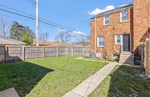 Munster Apartment | Corporate Home Near South Shore