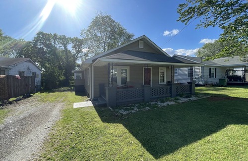Huntsville House | Corporate Leasing in Huntsville/Harvest/Madison area. 6 mins to Downtown HSV