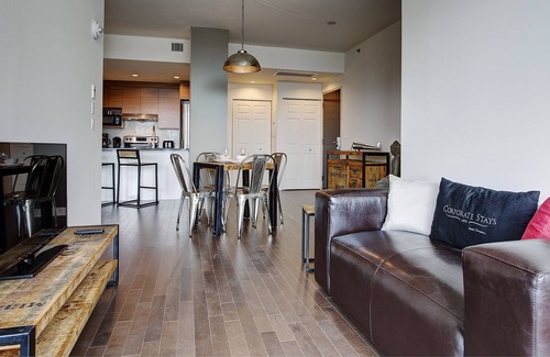 Ville-Marie Apartment | Corporate Stays | Le V | Modern Studio