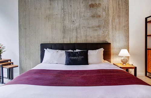 International District Apartment | Corporate Stays | Loft4U | Modern Urban Studio