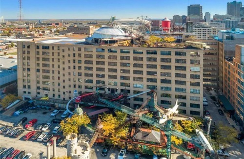 Clayton-Tamm Apartment | Corporate Suite- King Bed- Parking & Patio (321)