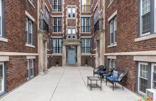 Detroit Apartment | Corporate & Travel Nurse Housing 30+ Day Stays