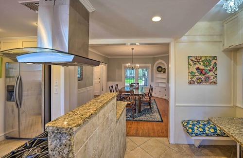 Del Mar House | Corpus Christi Home w/Pool & Hot Tub: Walk to Bay