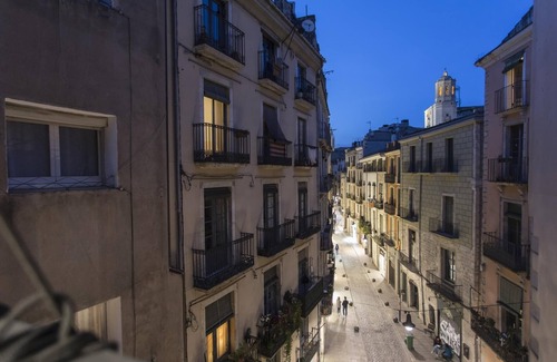 Old Town Apartment | Cort Reial 3B - Holiday Apartment Rental in Girona | Bravissimo
