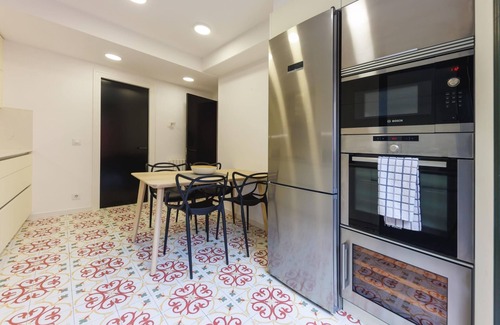 Old Town Apartment | Cort Reial Palau Penthouse - Apartment in Girona | Bravissimo