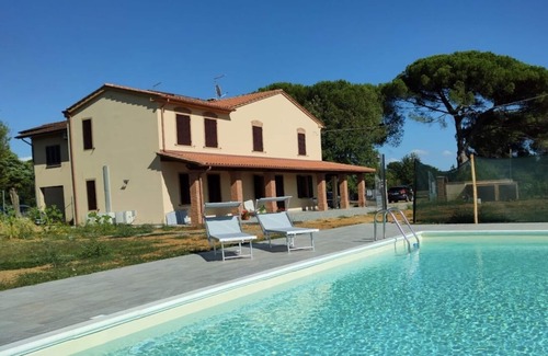 Castelfranco di Sotto House | Corte Cristofano country house in the plain of Lucca on the Via Francigena