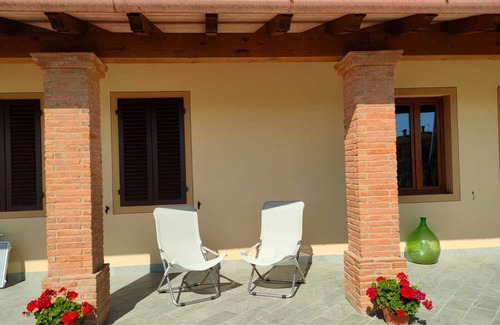 Castelfranco di Sotto House | Corte Cristofano country house in the plain of Lucca on the Via Francigena