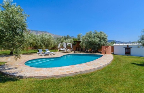 Orgiva Villa | Cortijo Granadas Órgiva by Ruralidays