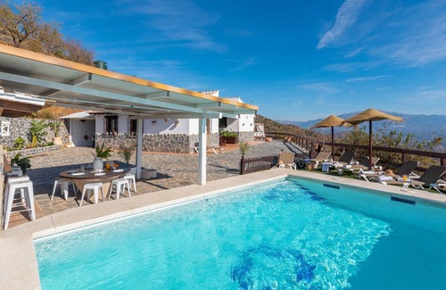 El Borge Villa | Cortijo La Envarra El Borge by Ruralidays