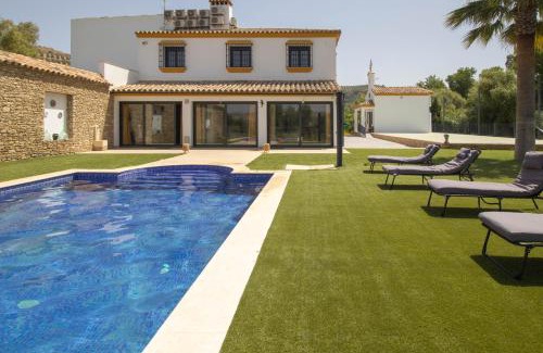 Setenil de las Bodegas Ski Chalet | Cortijo San Antonio de Trejo