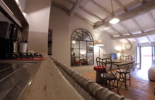 Cortona Old Town Apartment | Cortona Shabby Chic House (Independent & balcony)