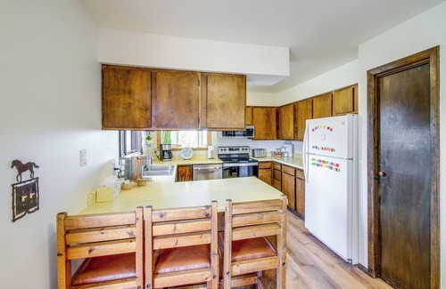 Corvallis House | Corvallis 'Coyote Creek House' w/Mountain Views!