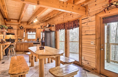 Cosby Cabin | Cosby Cabin w/Hot Tub ~ 18 Mi to Gatlinburg!