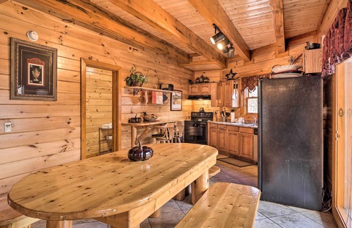 Cosby Cabin | Cosby Cabin w/Hot Tub ~ 18 Mi to Gatlinburg!