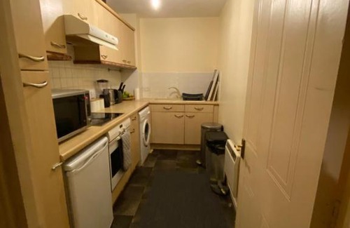Loxford Apartment | Cosey 1-bedroom condo