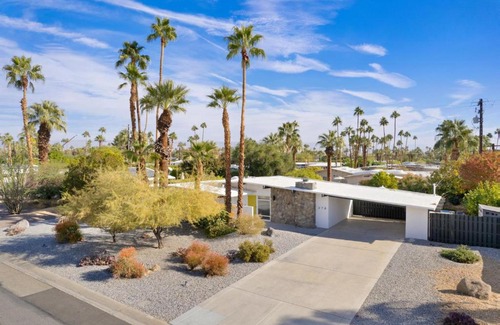 Palm Springs House | Cosmic Sunset