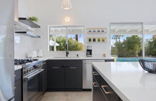 Palm Springs House | Cosmic Sunset