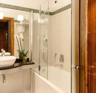 Peretola Hotel | Cosmopolitan Hotel