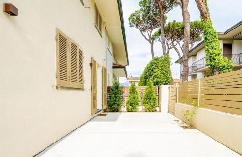 Lido di Camaiore Villa | Costa Fiorita Comfortable holiday residence