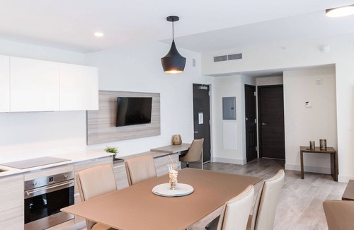Hollywood Lakes Resort | COSTA HOLLYWOOD PRIVATE SUITES - D