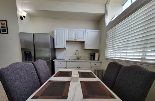 Westside Costa Mesa House | Costa Mesa peaceful home