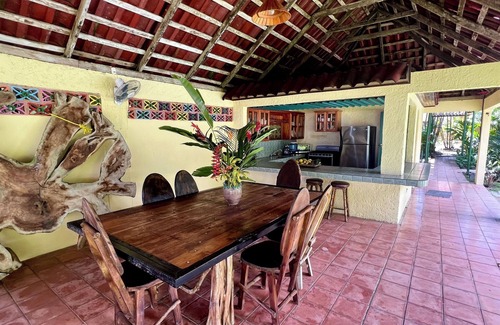 Esterillos House | Costa Rican life! Beautiful oceanfront with pool!