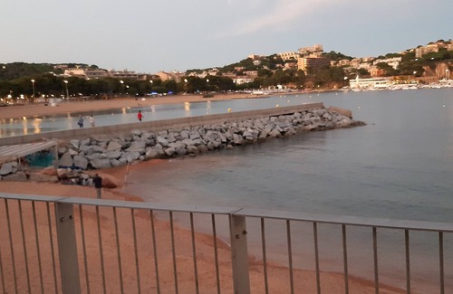 Sant Feliu de Guixols Apartment | CostaBrava,60m beach,center, romantic renovated market view apartment