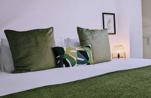 Victoria Park Apartment | Cosy 1 Bed Apartment in Canton Cardiff