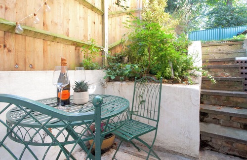 New Cross Apartment | Cosy 1 bed flat with garden space