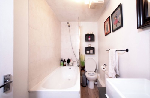 New Cross Apartment | Cosy 1 bed flat with garden space