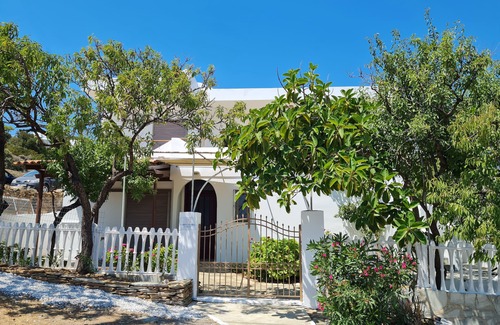 Mpatsi Apartment | Cosy 1-Bed Studio in Andros