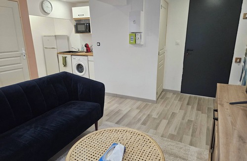 Valenciennes Apartment | Cosy 1-bedroom apartment 5 minutes from the station