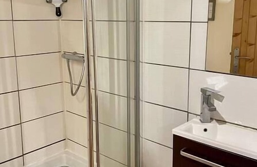 Campan Apartment | Cosy 1 Bedroom Gîte - Aspin