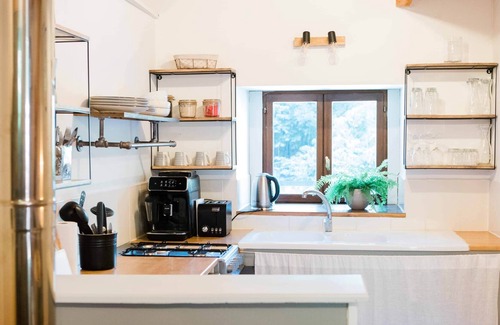 Campan Apartment | Cosy 1 Bedroom Gîte - Aspin