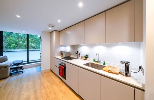 Turnham Green Apartment | Cosy 1BD studio in the heart of Chiswick
