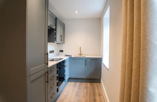 Newport Apartment | Cosy 1BR Flat- private parking