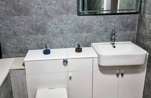 Tooting House | Cosy 2 BDR House in SW London Entire Place