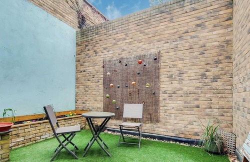 King's Cross Apartment | Cosy 2 bed 2 bath apartment with garden near Kings Cross