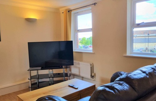 Swindon Apartment | Cosy 2 Bed Apt, Central Old Town