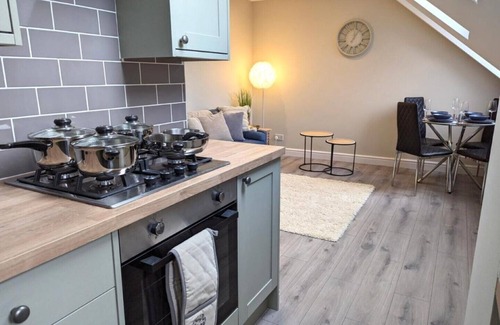 Reading Apartment | Cosy 2 Bed Apt & Parking, Reading Centre