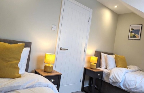 Reading Apartment | Cosy 2 Bed Apt & Parking, Reading Centre
