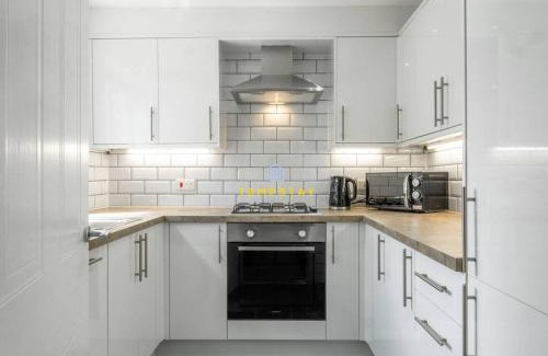 Langley Marish House | COSY 2 BED & FREE PARKING. NEAR HEATHROW/PINEWOOD