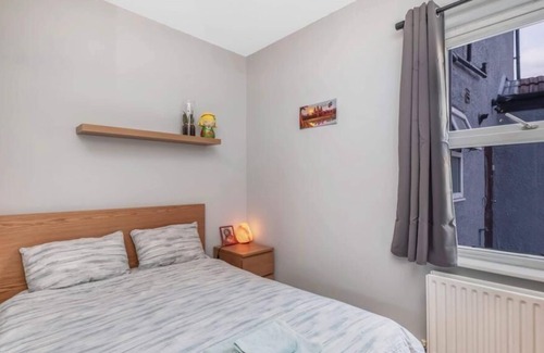 Plaistow South Apartment | Cosy 2 Bedroom Apartment in East London